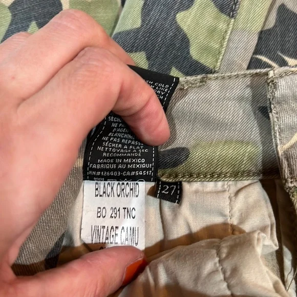 Distressed Black Orchid camo jeans - Picture 11 of 13